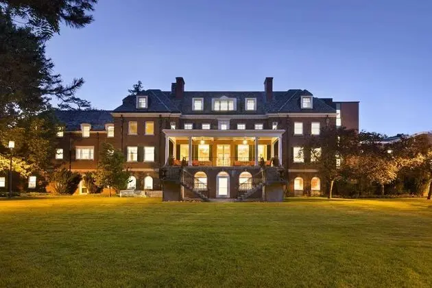 Dolce Ivey Spencer Leadership Center
