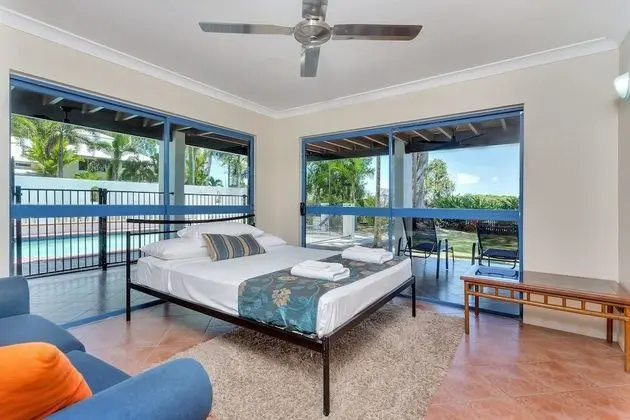 Dolce Vita Beachfront Holiday House - Oda