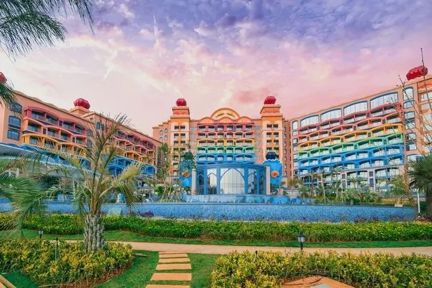 Dolphin Bay Hotel