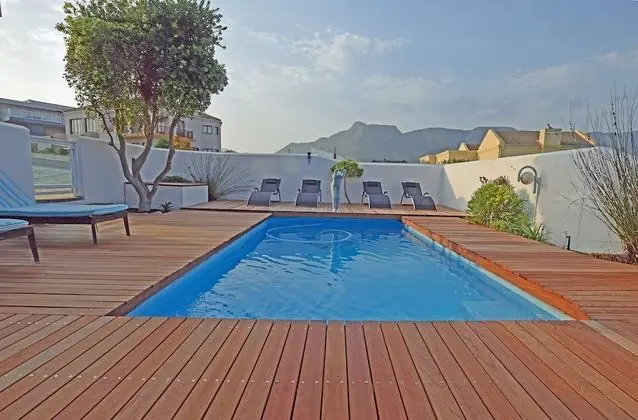 Dolphin House Apartments - Havuz