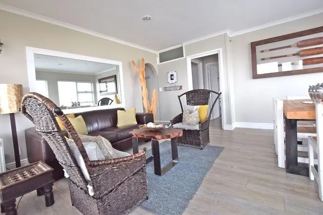 Dolphin House Apartments - Lobi