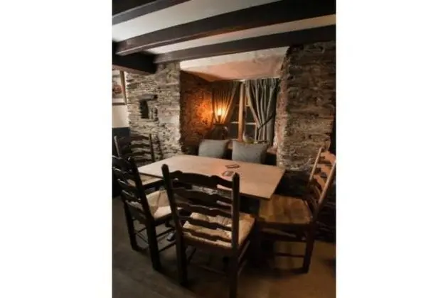 The Dolphin Inn - Yerinde Yemek