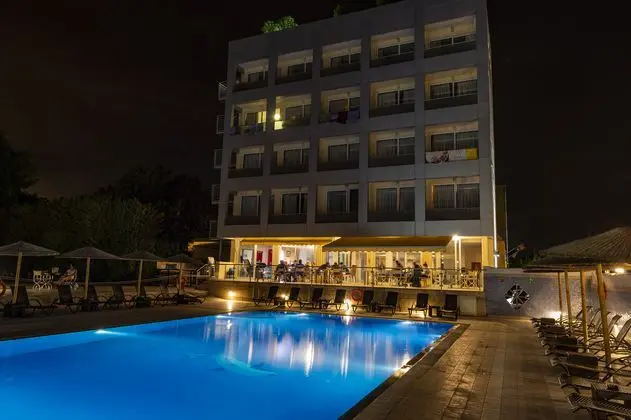 Dolphin Resort Hotel