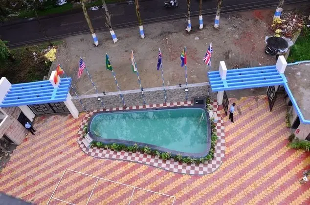 The Dolphin Palace - Havuz