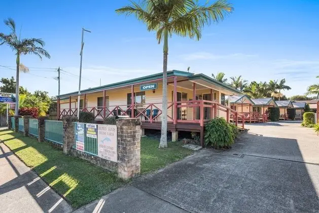 Dolphin Sands Holiday Cabins
