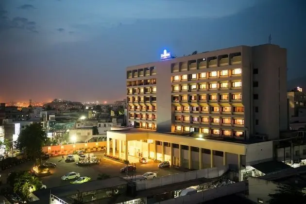 Dolphin Hotel