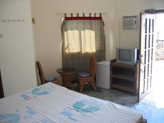 Dolphinbay Beachfront & Dive Resort - Oda
