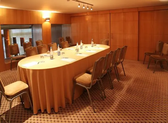 Dom Carlos Liberty - İş / Konferans