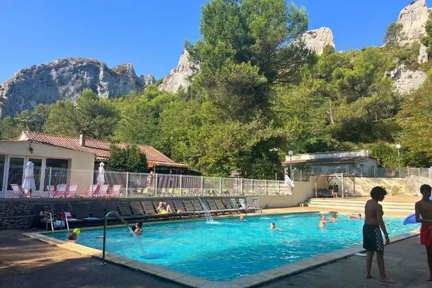Domaine de la Vallée Heureuse - Havuz