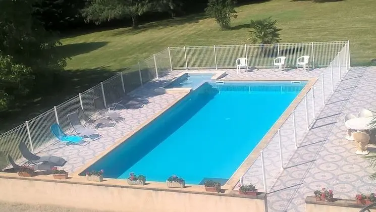 Domaine de l'Asenon - Havuz