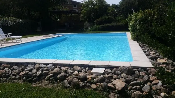 Domaine de Marlas B&B - Havuz