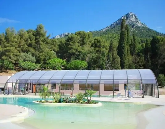Domaine des Gueules Cassées - Havuz