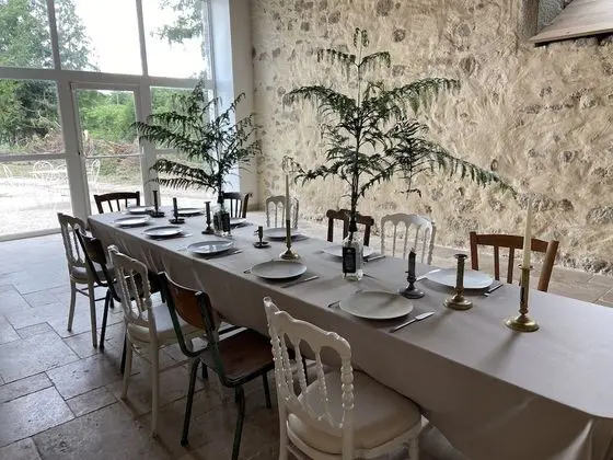 Domaine Des Tours Vauquelin - Yerinde Yemek