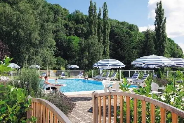 Domaine du Revermont, The Originals Relais - Havuz