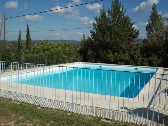 Domaine La fontaine du Cade - Havuz