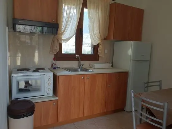 Domaine Papakonstantis Apartments To Let - Mutfak