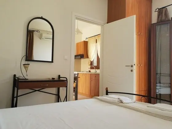 Domaine Papakonstantis Apartments To Let - Oda