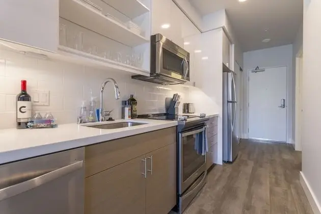Domicile Suites at Mark on 8th - Mutfak