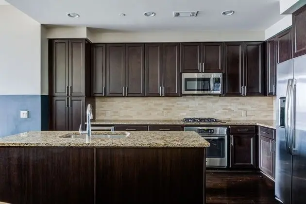 Domio Downtown Divine 3BR Infinity Pool - Mutfak
