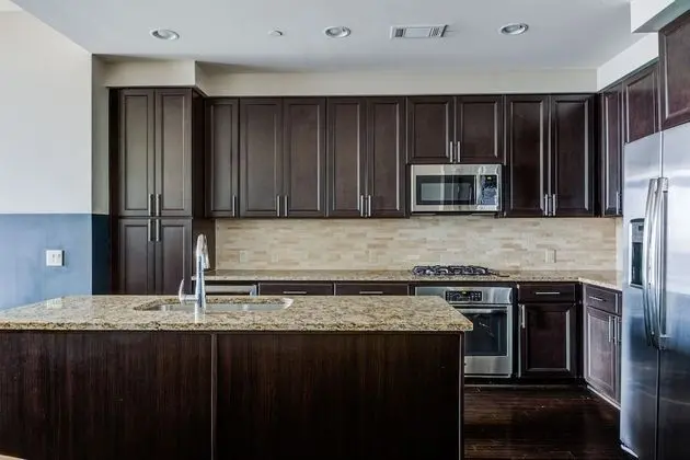 Domio Downtown Spacious 2BR 10 Min to Toyota Center - Mutfak