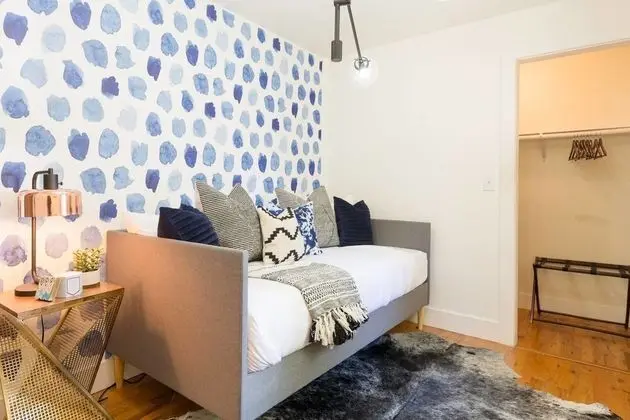 Domio Germantown Massive 8BR Comprised of 2 4BR Suites - Oda
