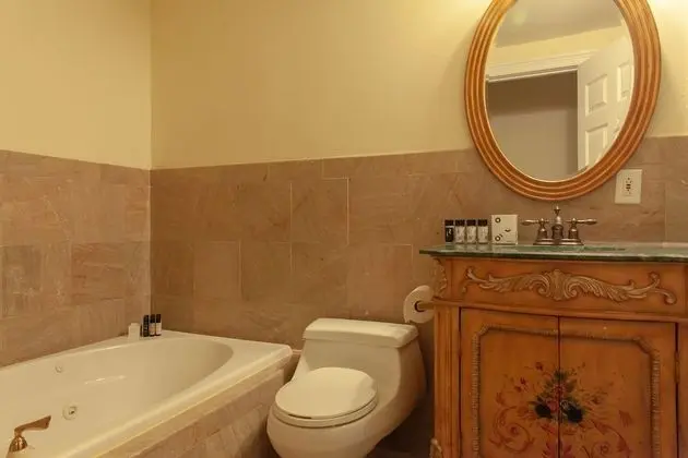 Domio I Old City I Chic 1 BR Apt Near Liberty Bell - Banyo Tipleri