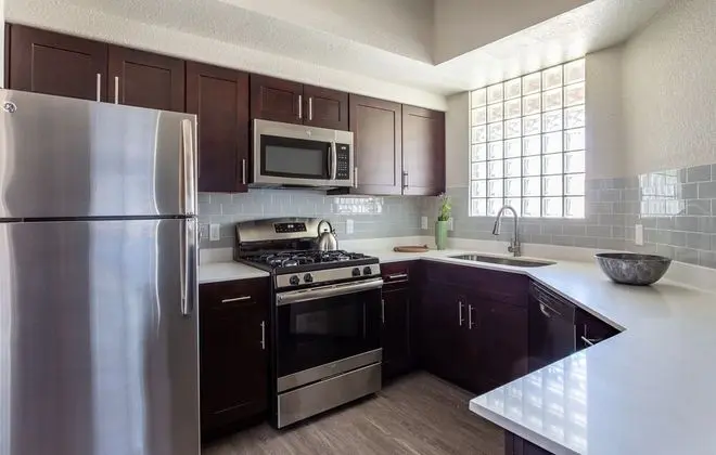 Domio Tempe Luxurious 2BR Balcony - Mutfak