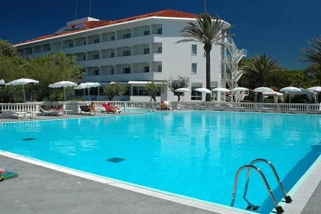 Domizia Palace Hotel - Havuz