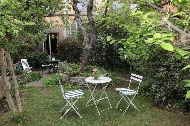 Domus Giorgio Authentic 1600's apt with Stunning Garden and Rooftop