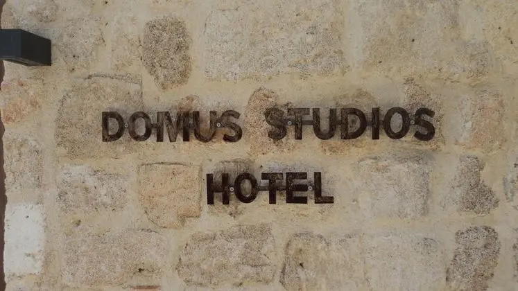 Domus Studios - Dış Mekan