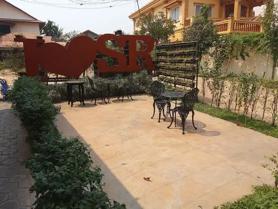 Donbosco and Vary Guesthouse - Yerinde Yemek