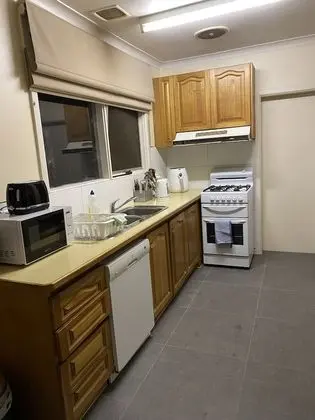 Doncaster Westfield Airbnb Shared House - Ortak Mutfak Alanı