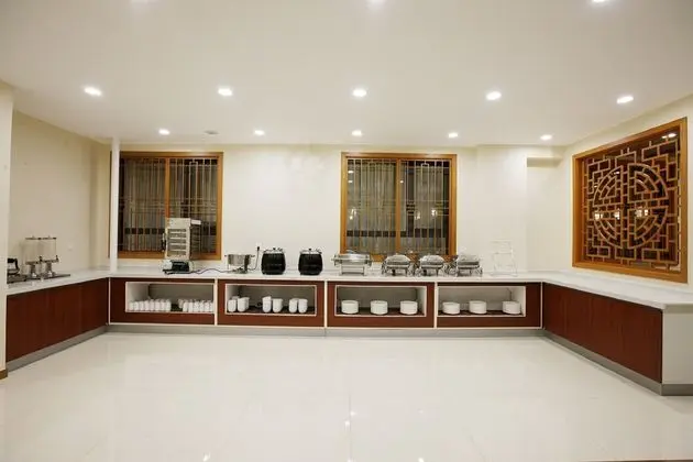 Dongdan Hotel Beijing - Yeme / İçme