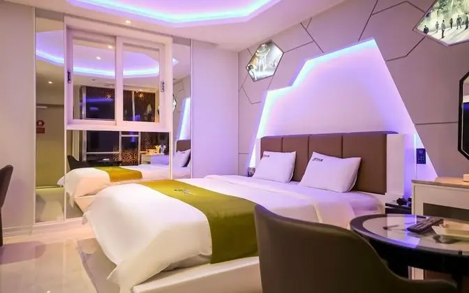 Donghae Luxury Java Self Check-in Motel - Oda