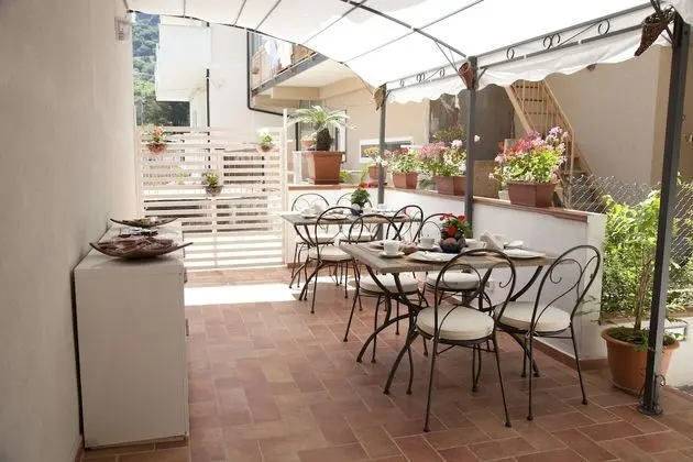 Donna Rosa Accommodation - Dış Mekan