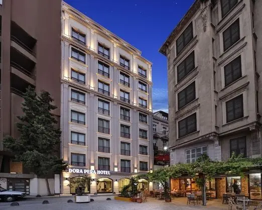 Dora Pera Hotel