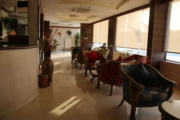 Dorar Darea Hotel Apartments - Al Mughrizat - Lobi
