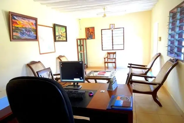 Doric Cottages Diani - Lobi