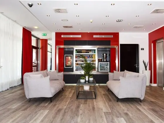 DORMERO Hotel Zürich Airport - Lobi
