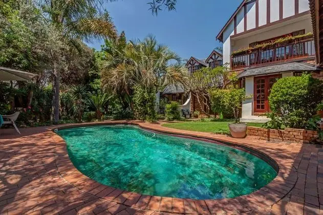 The Dorr Guesthouse - Havuz