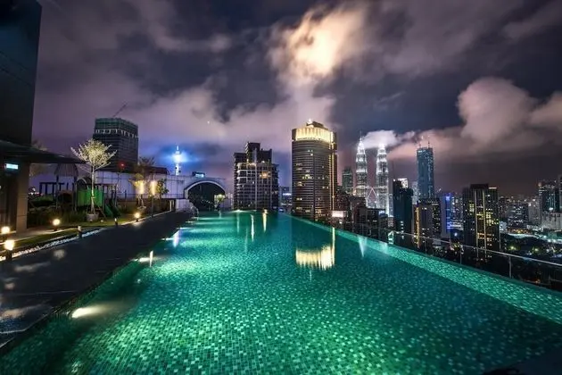 Dorsett Residences Bukit Bintang - Emy Room - Havuz