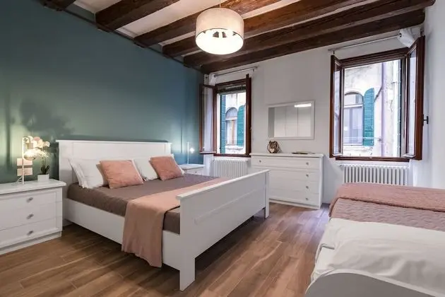 Dorsoduro Suite 1241 by Wonderful Italy