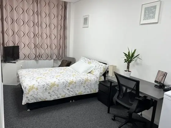 Double bed with attached Bath & Balcony - İç Mekan