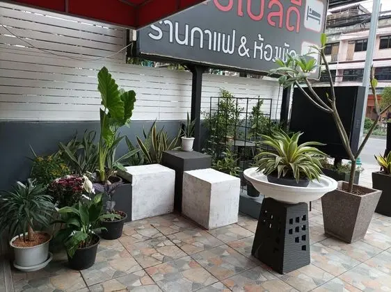 DOUBLE D ROOMS CAFE - Dış Mekan