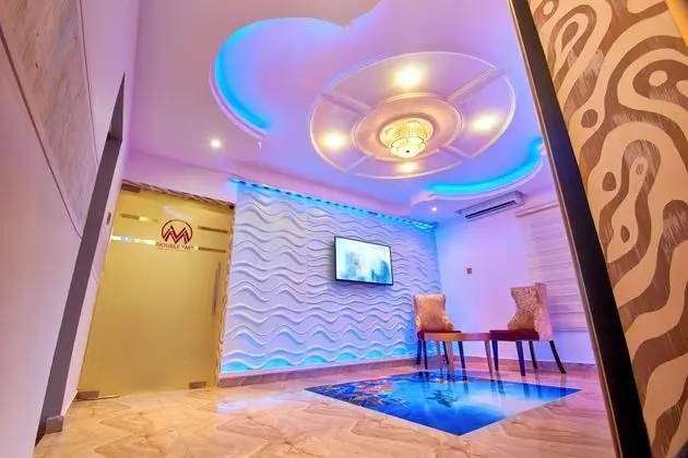 Double M Exquisite Suites and Lounge - Lobi