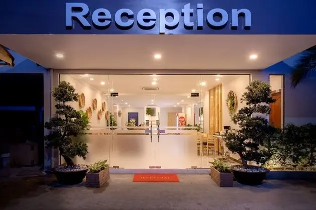 Double S Hotel - Lobi