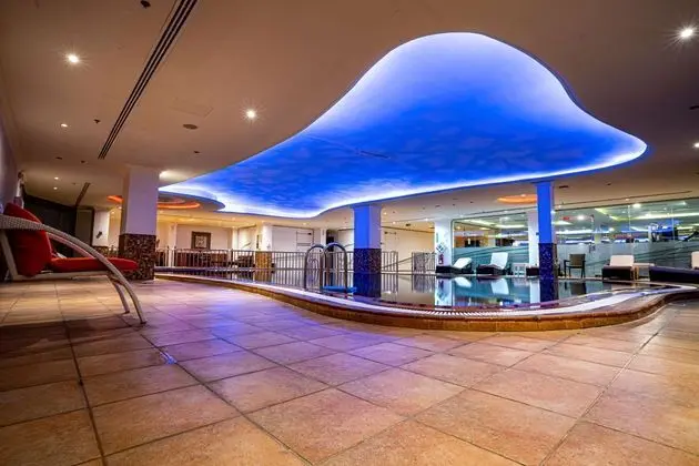 Double Tree by Hilton Dhahran - Havuz