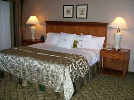 Doubletree Hotel Bay City-Riverfront