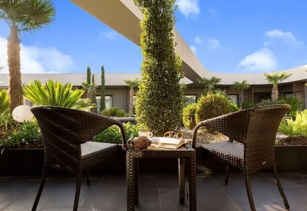 DoubleTree by Hilton Hotel Izmir Airport - Dış Mekan