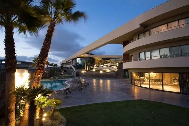 DoubleTree by Hilton Hotel Izmir Airport - Havuz